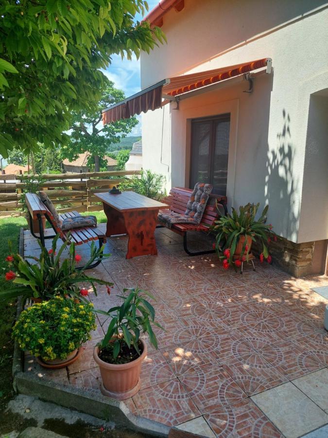 Kossuth Lajos Utca 73 Apartman Nabuka 蒂豪尼 外观 照片
