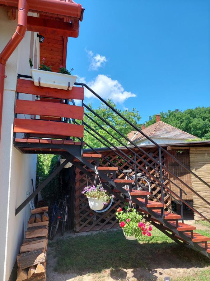 Kossuth Lajos Utca 73 Apartman Nabuka 蒂豪尼 外观 照片